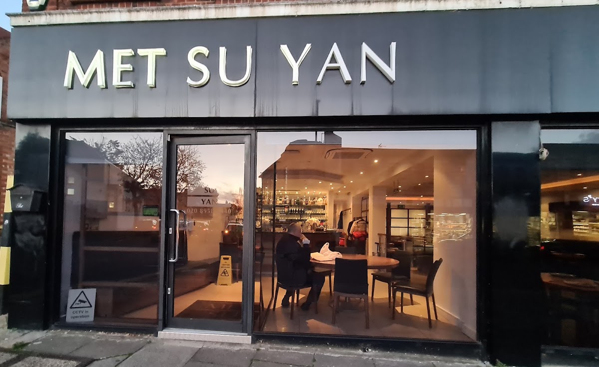 Met Su Yan
